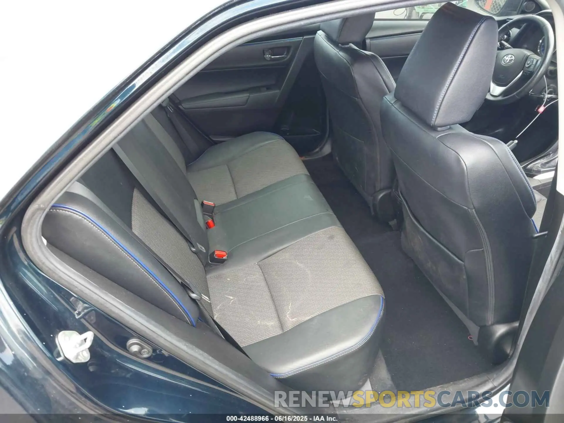 8 fotografías del automóvil dañado 5YFBURHE0KP869532 TOYOTA COROLLA 2019