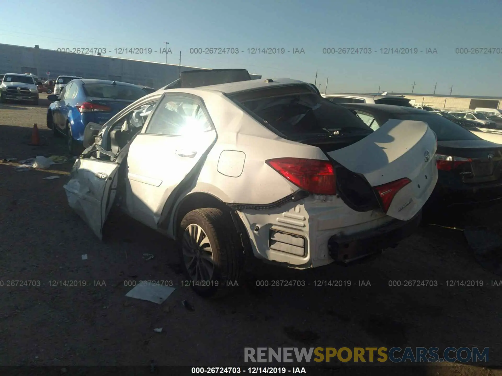 3 fotografías del automóvil dañado 5YFBURHE0KP871006 TOYOTA COROLLA 2019
