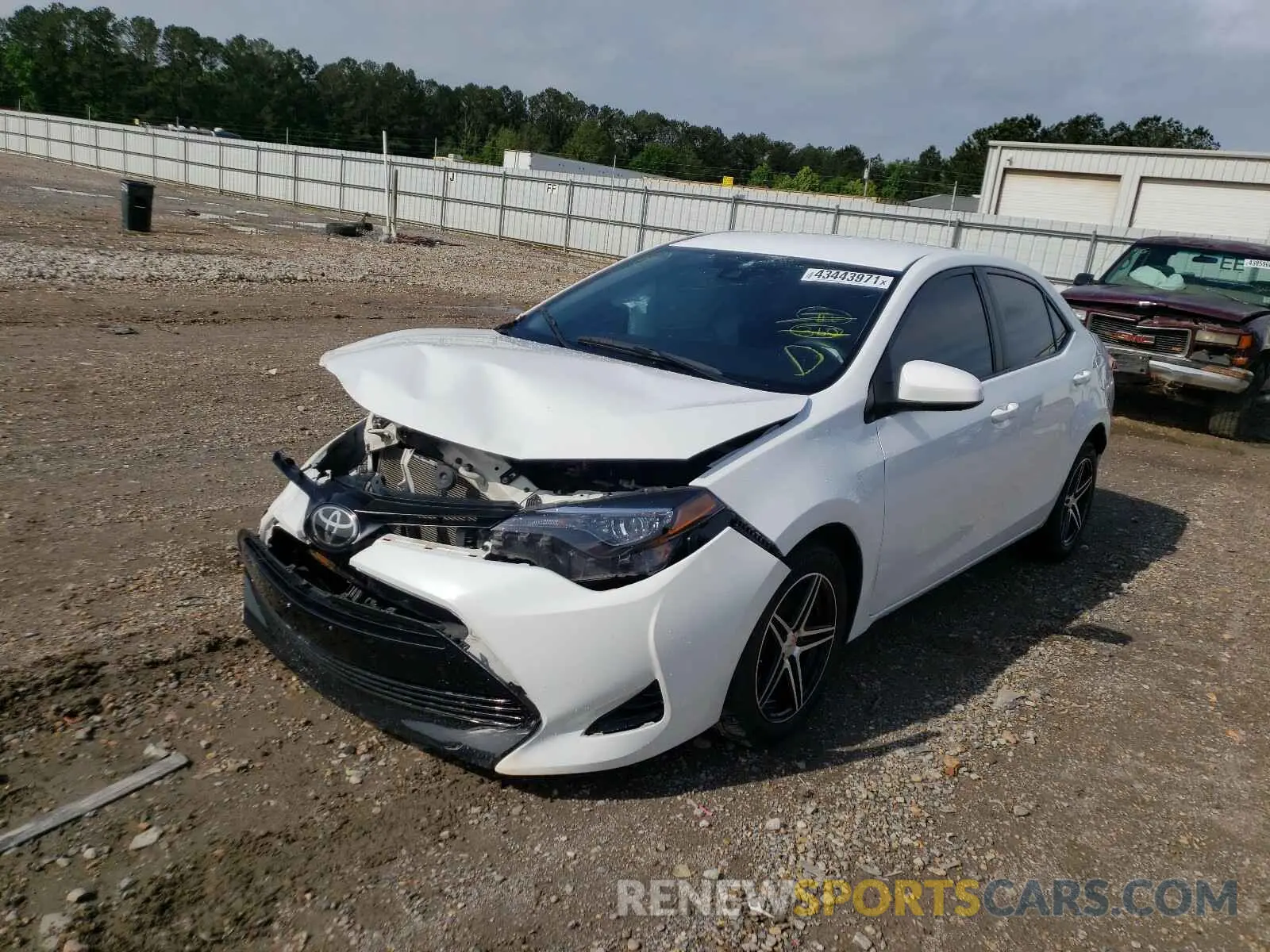2 fotografías del automóvil dañado 5YFBURHE0KP873712 TOYOTA COROLLA 2019