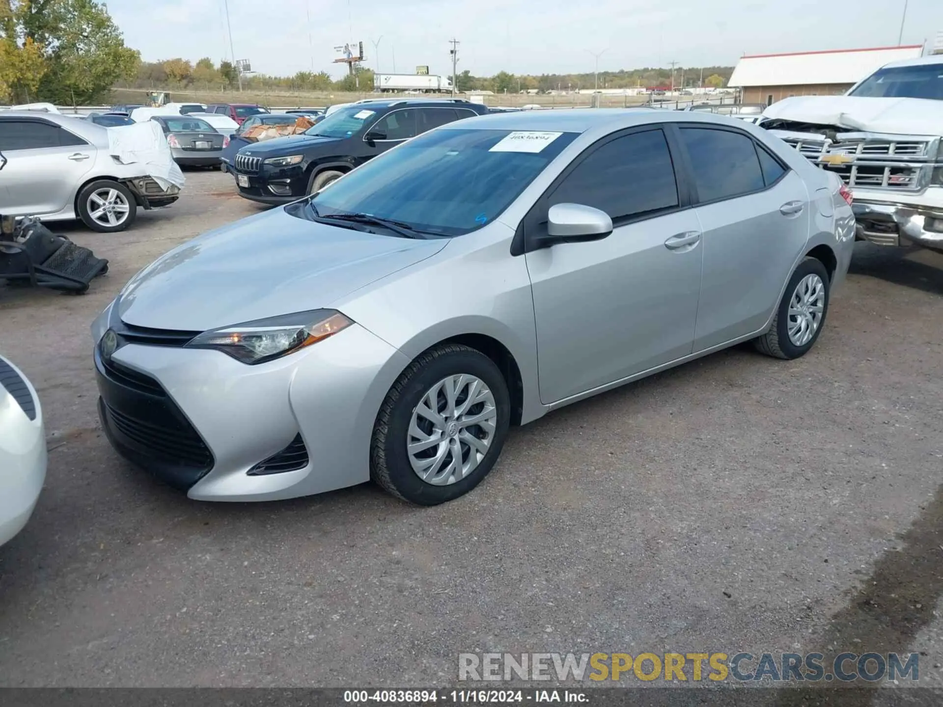 2 fotografías del automóvil dañado 5YFBURHE0KP876545 TOYOTA COROLLA 2019