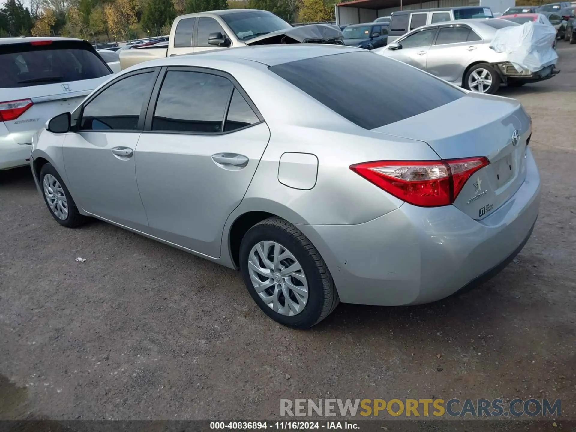 3 fotografías del automóvil dañado 5YFBURHE0KP876545 TOYOTA COROLLA 2019
