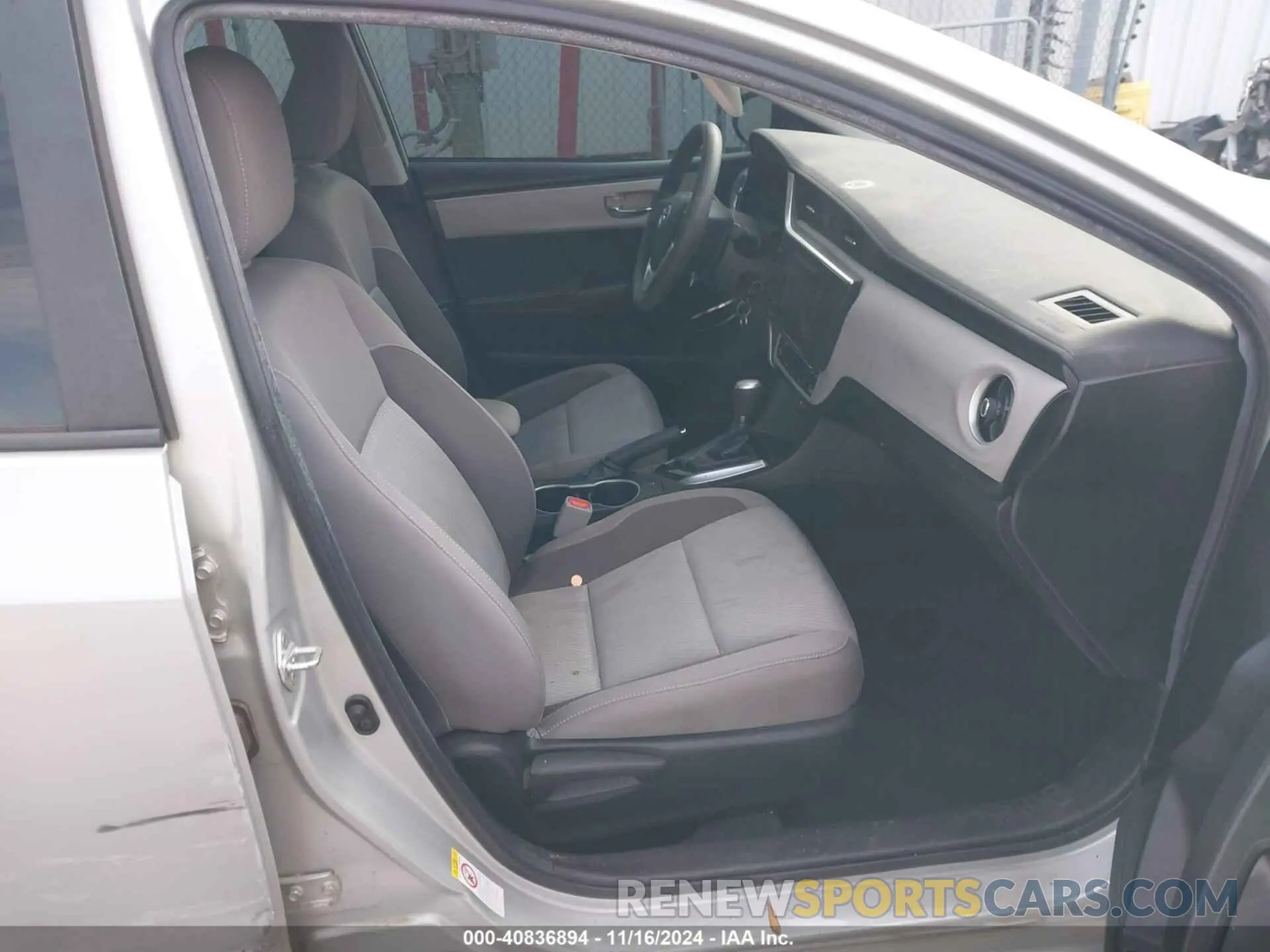 5 fotografías del automóvil dañado 5YFBURHE0KP876545 TOYOTA COROLLA 2019