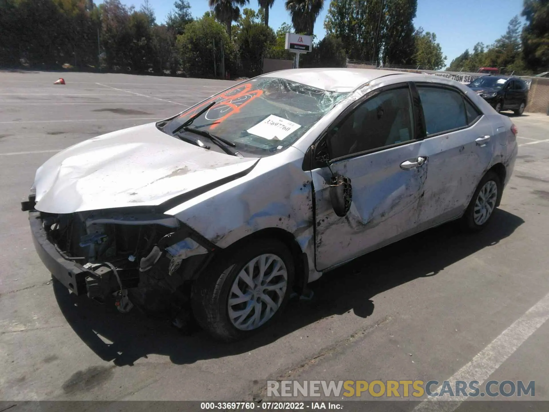 2 fotografías del automóvil dañado 5YFBURHE0KP876643 TOYOTA COROLLA 2019
