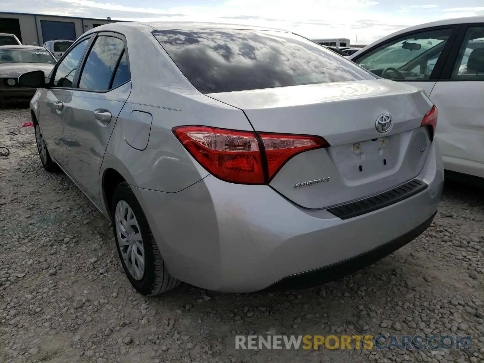 3 fotografías del automóvil dañado 5YFBURHE0KP876769 TOYOTA COROLLA 2019