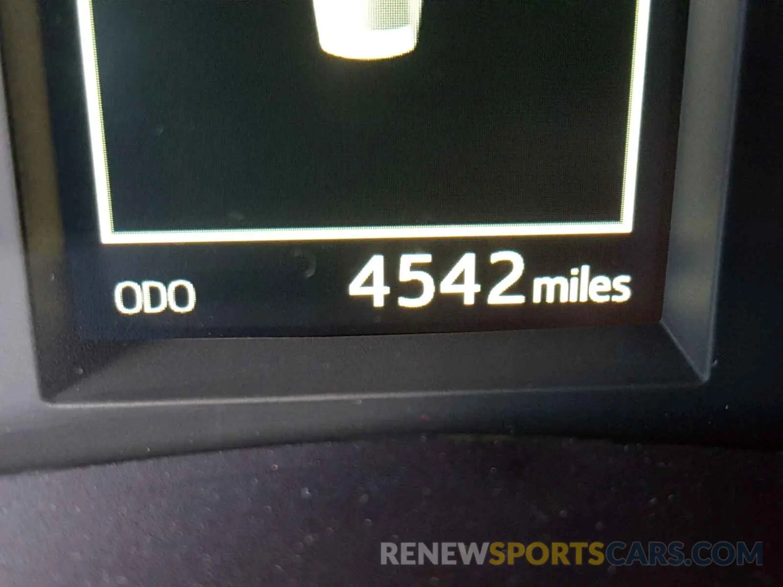 8 fotografías del automóvil dañado 5YFBURHE0KP878604 TOYOTA COROLLA 2019