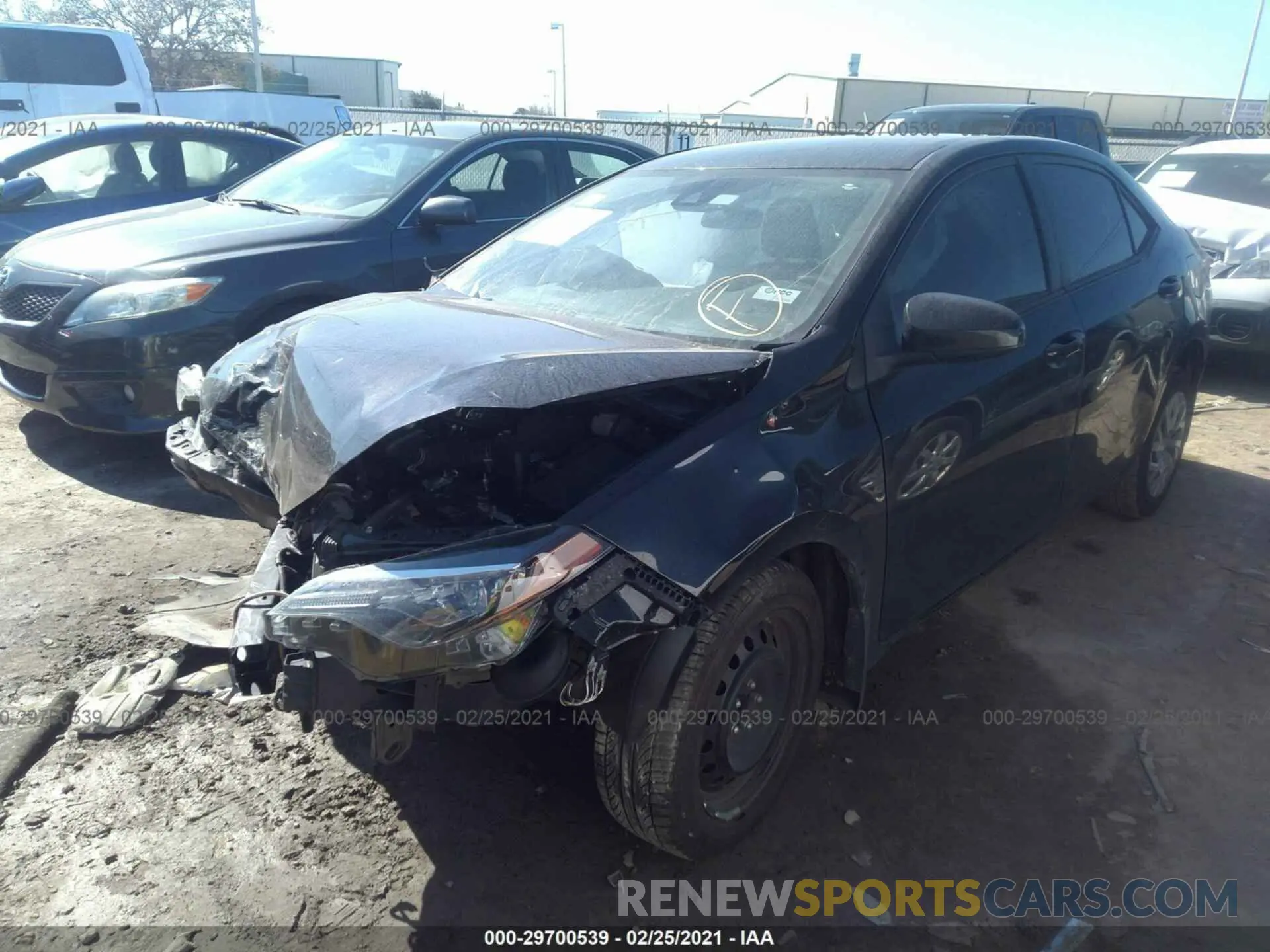 2 fotografías del automóvil dañado 5YFBURHE0KP882507 TOYOTA COROLLA 2019