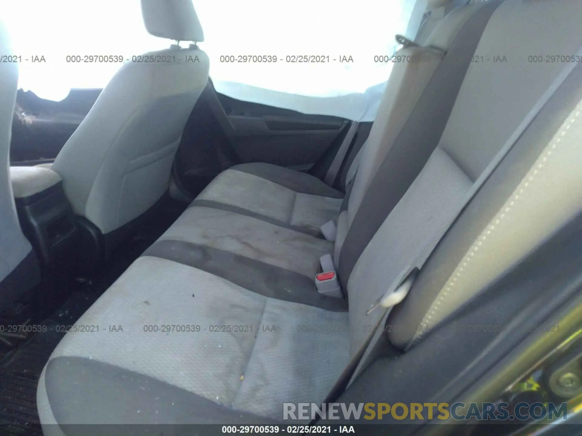 8 fotografías del automóvil dañado 5YFBURHE0KP882507 TOYOTA COROLLA 2019