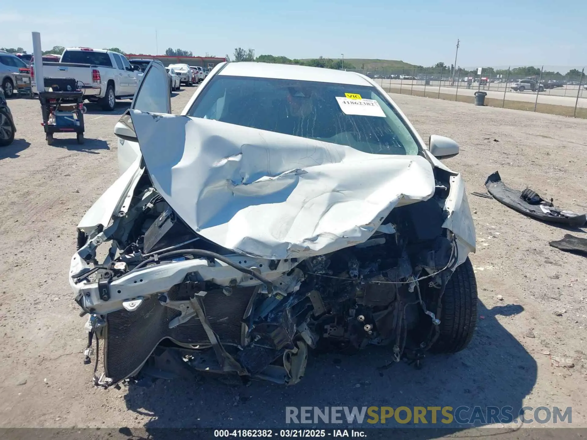 13 fotografías del automóvil dañado 5YFBURHE0KP882524 TOYOTA COROLLA 2019