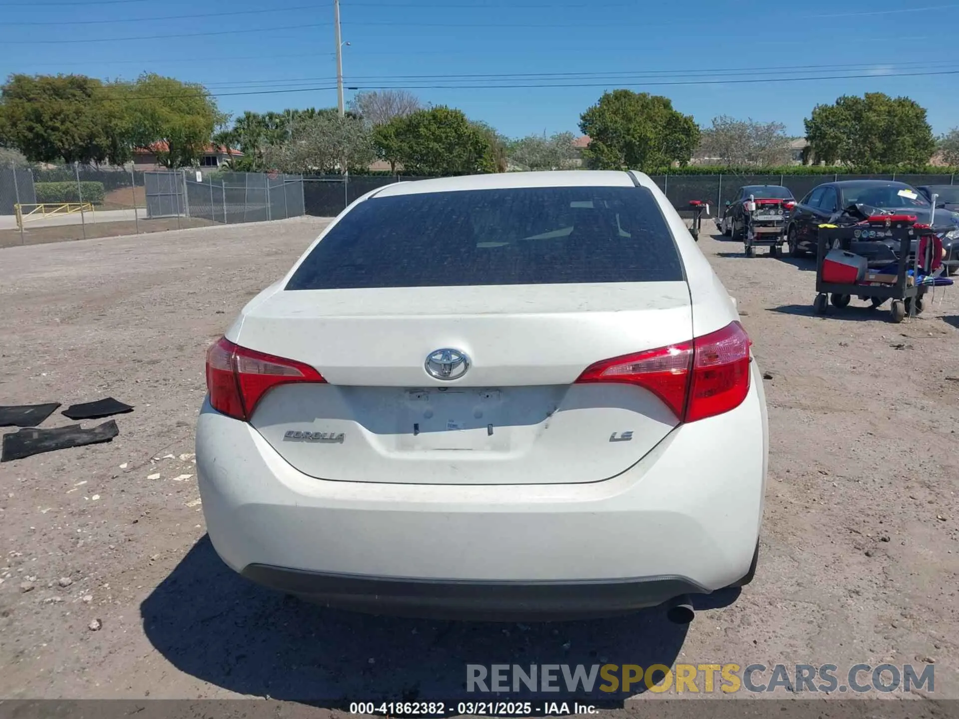 17 fotografías del automóvil dañado 5YFBURHE0KP882524 TOYOTA COROLLA 2019