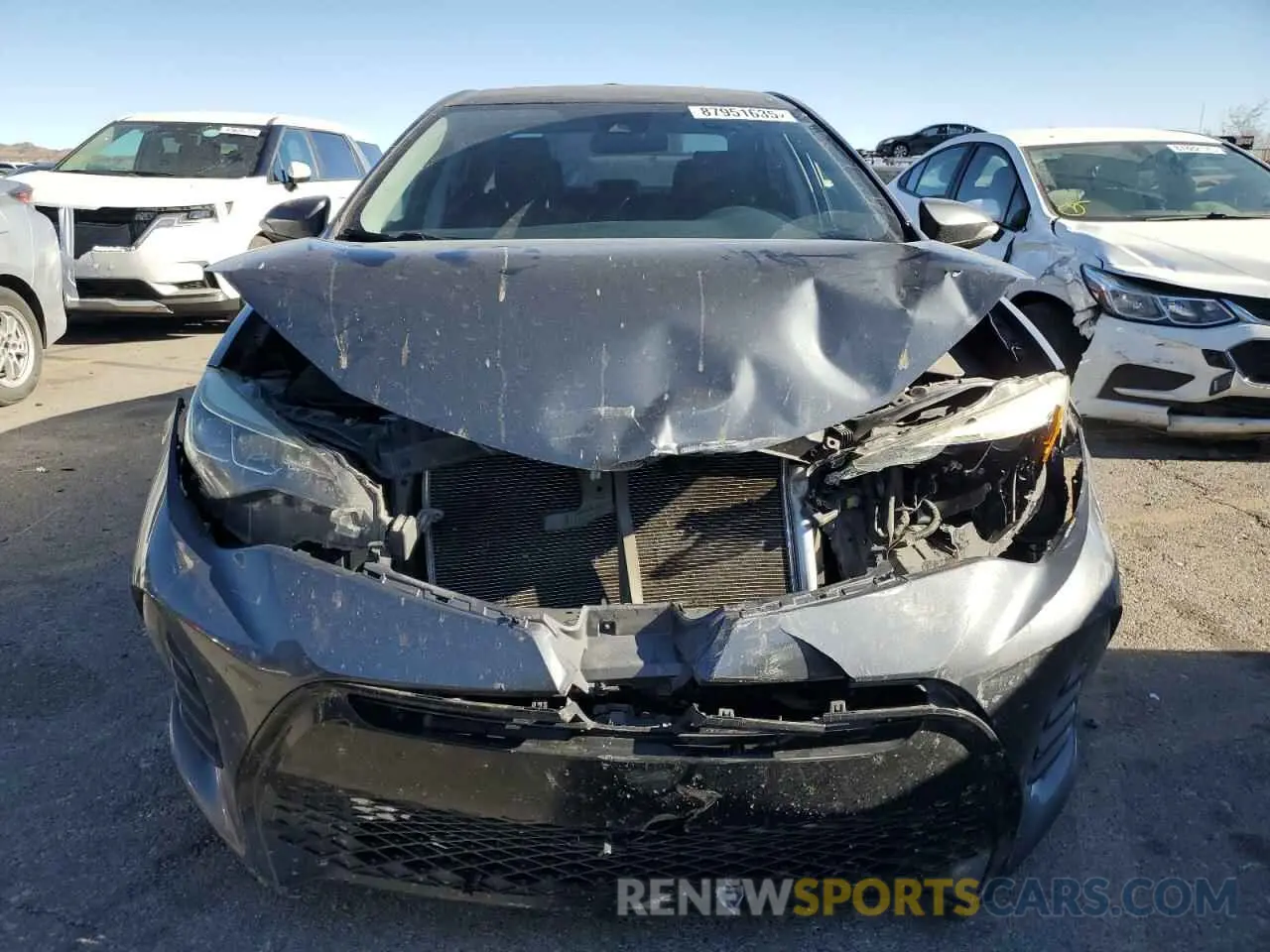 5 fotografías del automóvil dañado 5YFBURHE0KP885875 TOYOTA COROLLA 2019