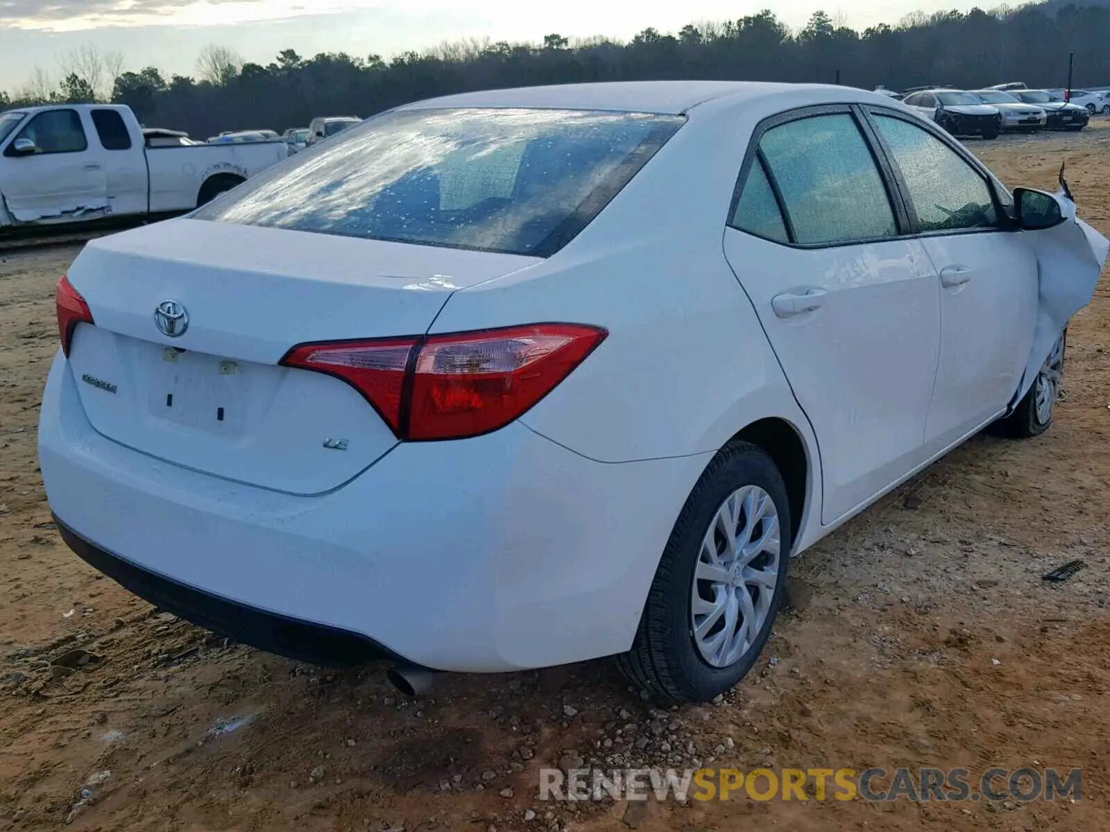 4 fotografías del automóvil dañado 5YFBURHE0KP885942 TOYOTA COROLLA 2019
