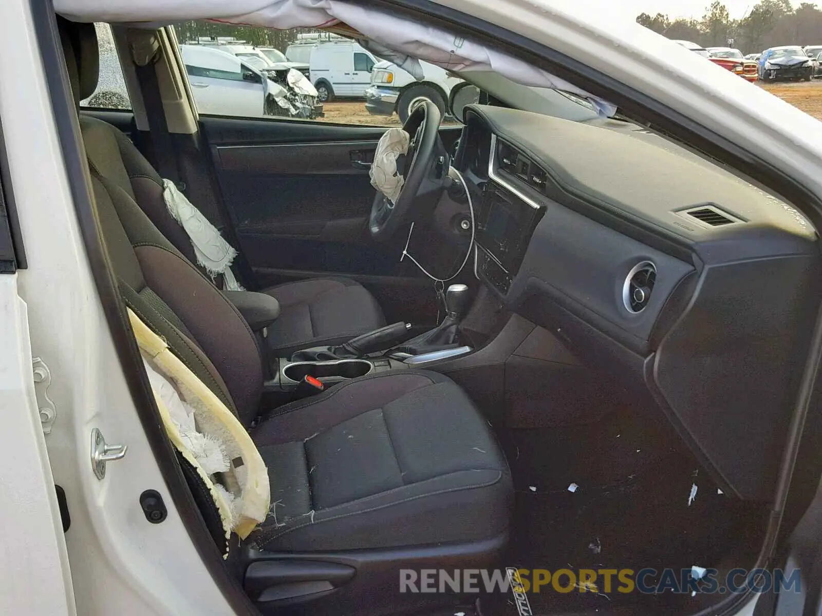 5 fotografías del automóvil dañado 5YFBURHE0KP885942 TOYOTA COROLLA 2019