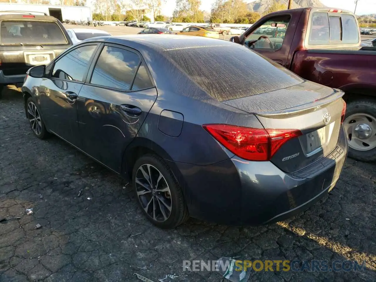 2 fotografías del automóvil dañado 5YFBURHE0KP886167 TOYOTA COROLLA 2019