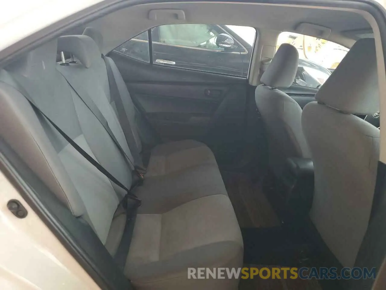 10 fotografías del automóvil dañado 5YFBURHE0KP886878 TOYOTA COROLLA 2019