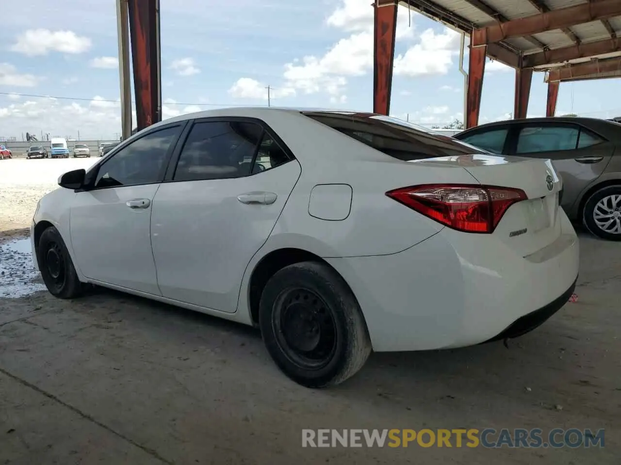 2 fotografías del automóvil dañado 5YFBURHE0KP886878 TOYOTA COROLLA 2019