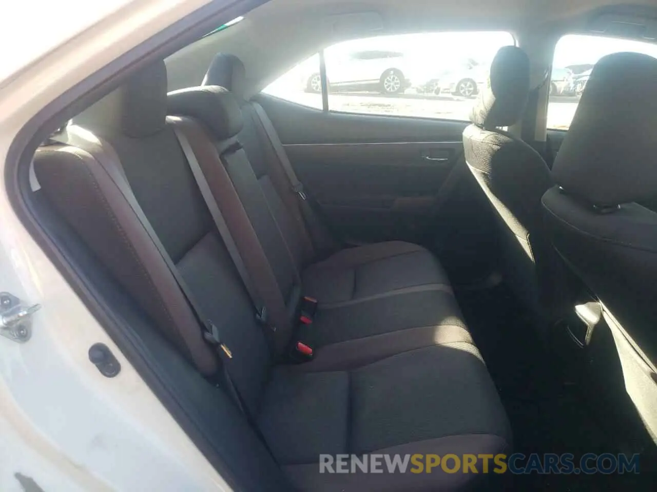 6 fotografías del automóvil dañado 5YFBURHE0KP886931 TOYOTA COROLLA 2019
