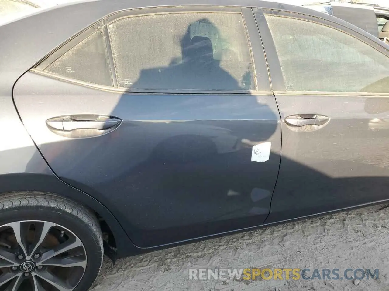 12 fotografías del automóvil dañado 5YFBURHE0KP887867 TOYOTA COROLLA 2019