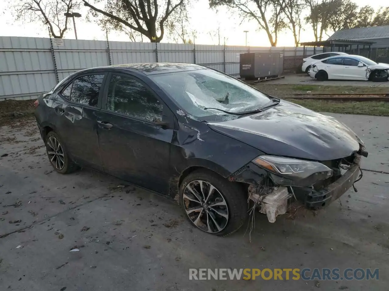 4 fotografías del automóvil dañado 5YFBURHE0KP888419 TOYOTA COROLLA 2019