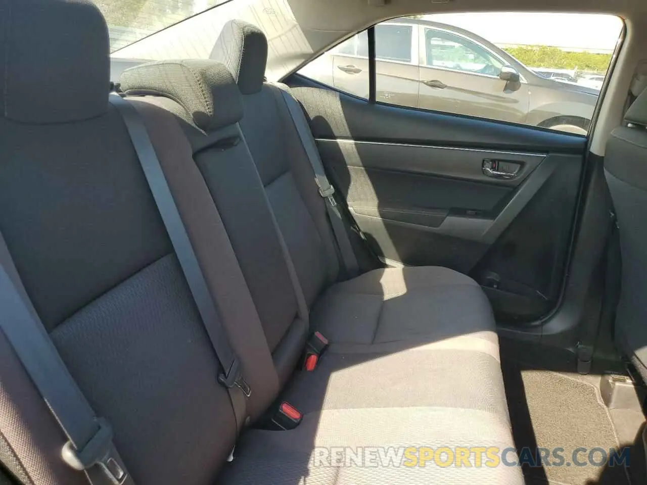 10 fotografías del automóvil dañado 5YFBURHE0KP888677 TOYOTA COROLLA 2019