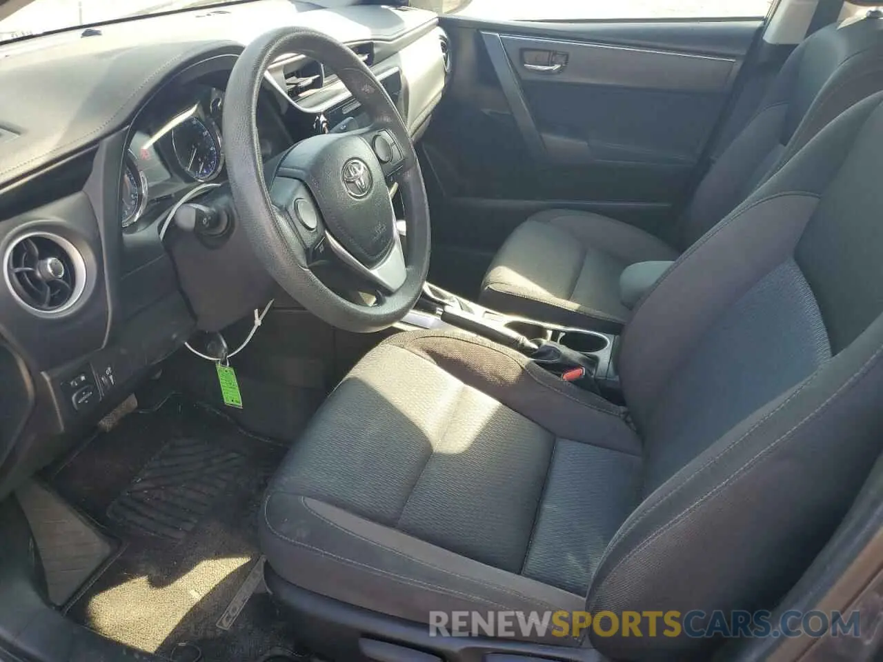 7 fotografías del automóvil dañado 5YFBURHE0KP888677 TOYOTA COROLLA 2019