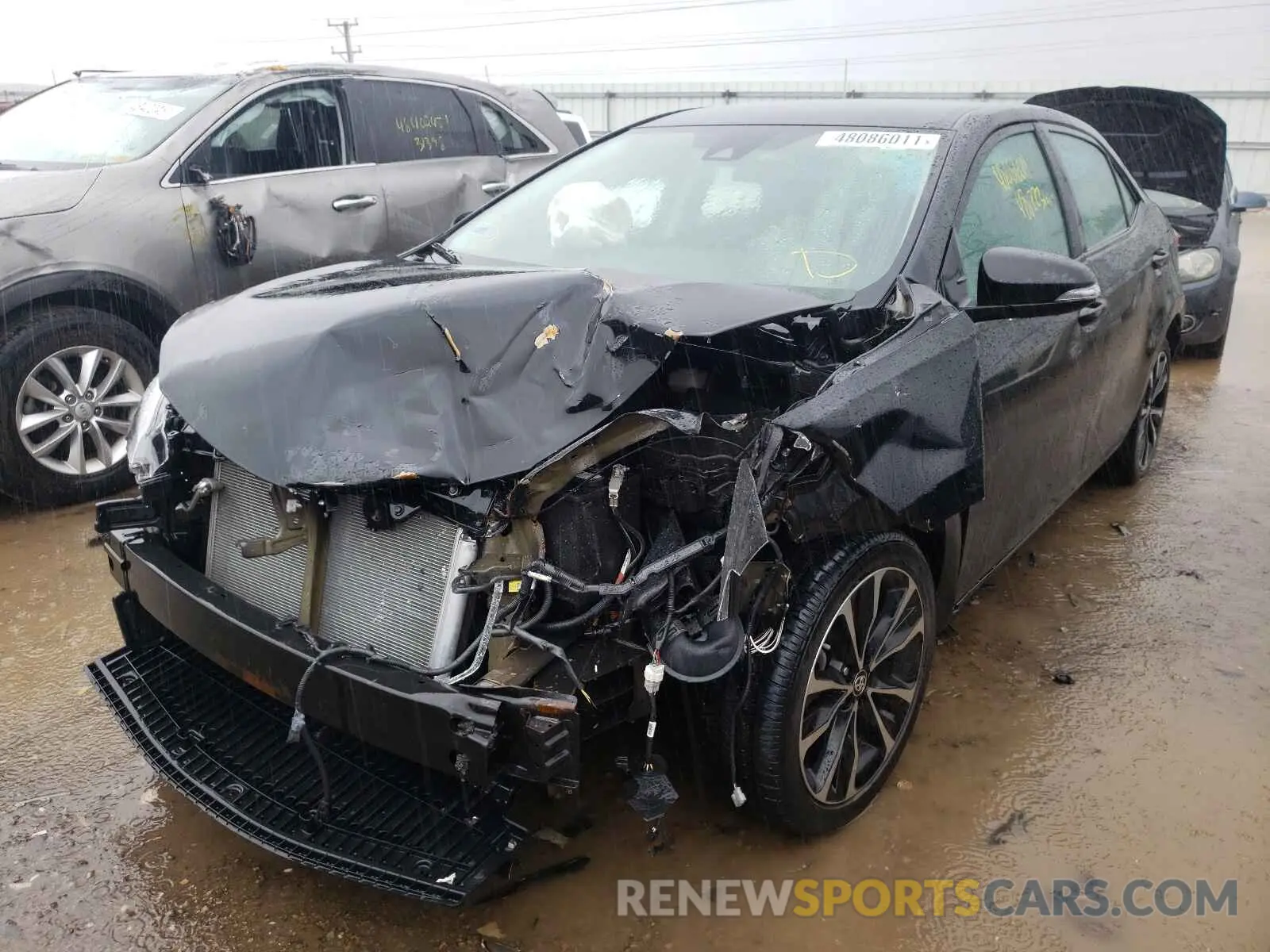 2 fotografías del automóvil dañado 5YFBURHE0KP890509 TOYOTA COROLLA 2019