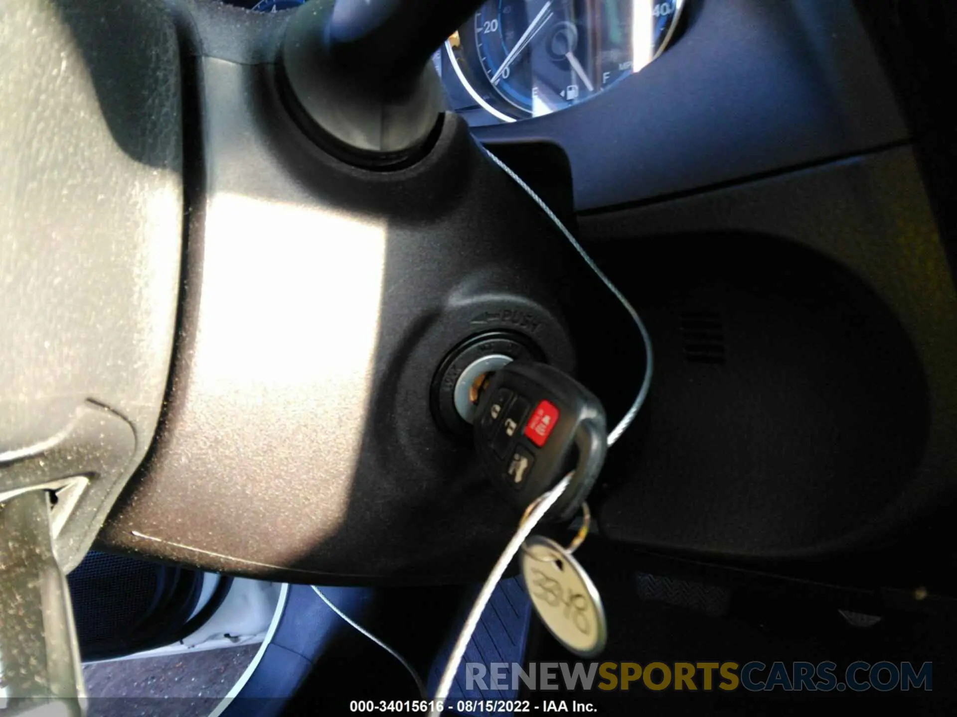 11 fotografías del automóvil dañado 5YFBURHE0KP893877 TOYOTA COROLLA 2019