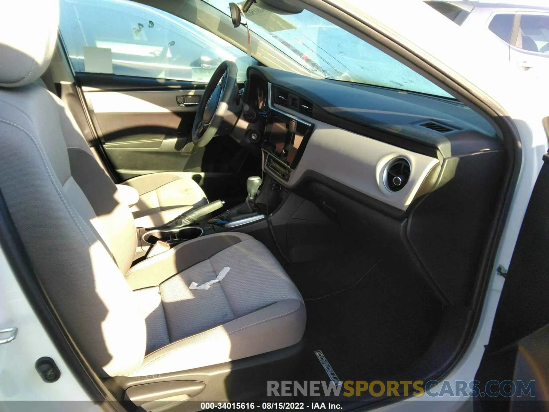 5 fotografías del automóvil dañado 5YFBURHE0KP893877 TOYOTA COROLLA 2019