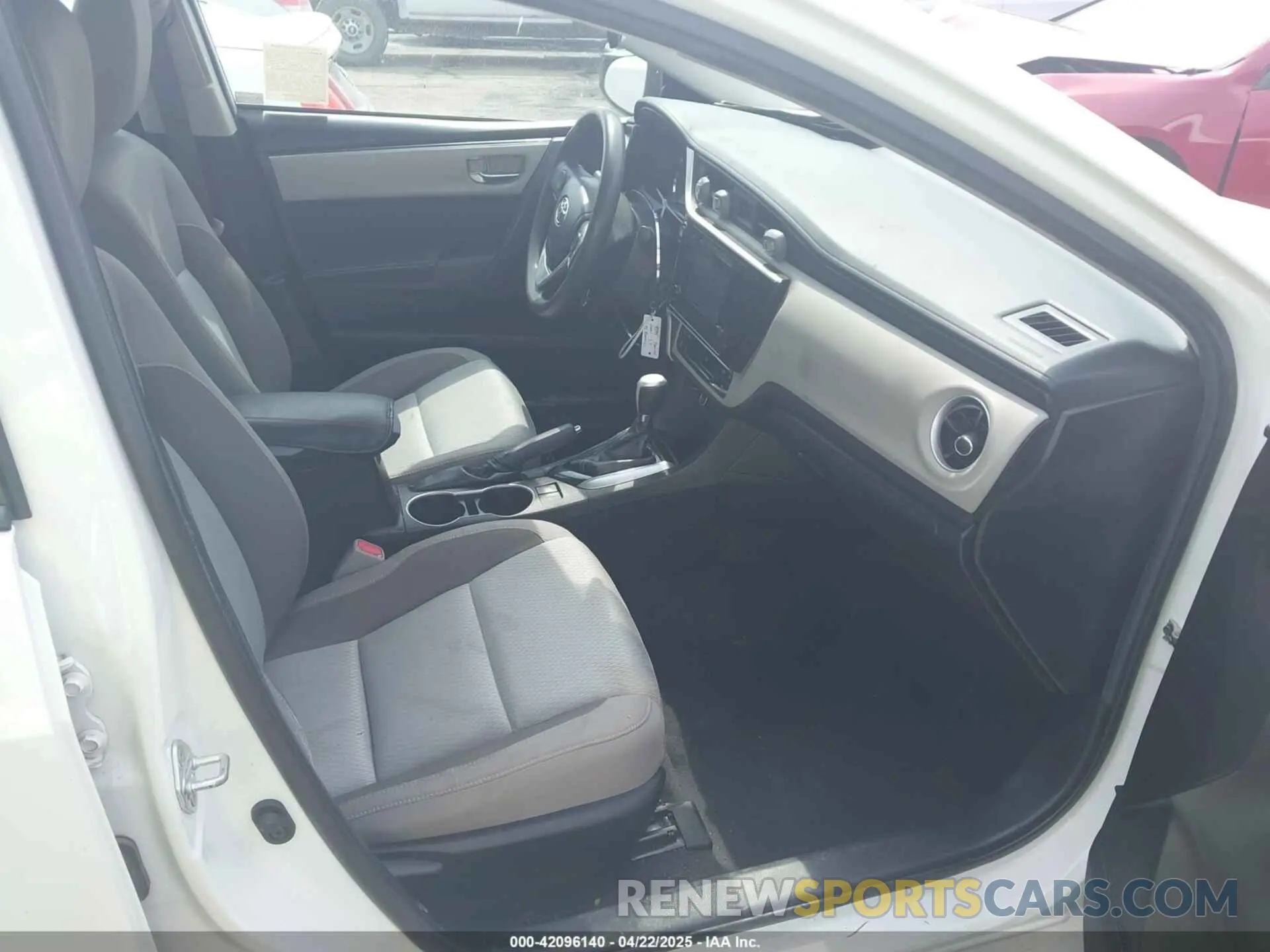 5 fotografías del automóvil dañado 5YFBURHE0KP895824 TOYOTA COROLLA 2019