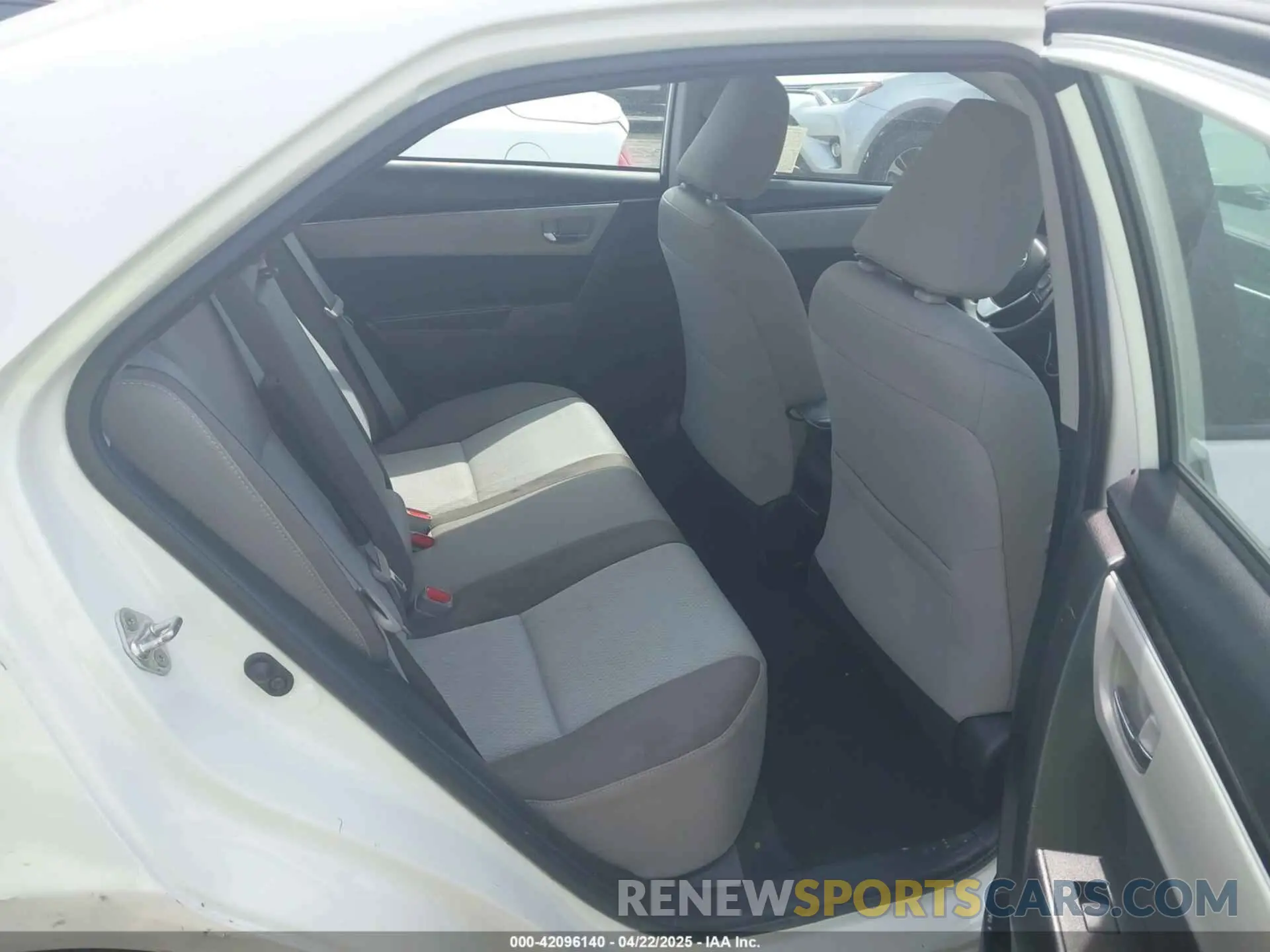 8 fotografías del automóvil dañado 5YFBURHE0KP895824 TOYOTA COROLLA 2019