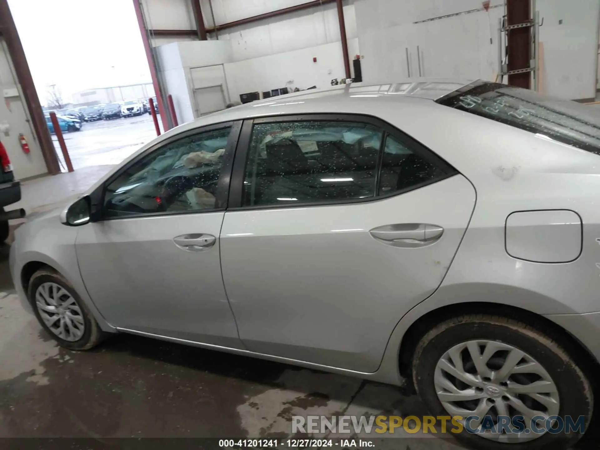 14 fotografías del automóvil dañado 5YFBURHE0KP899744 TOYOTA COROLLA 2019