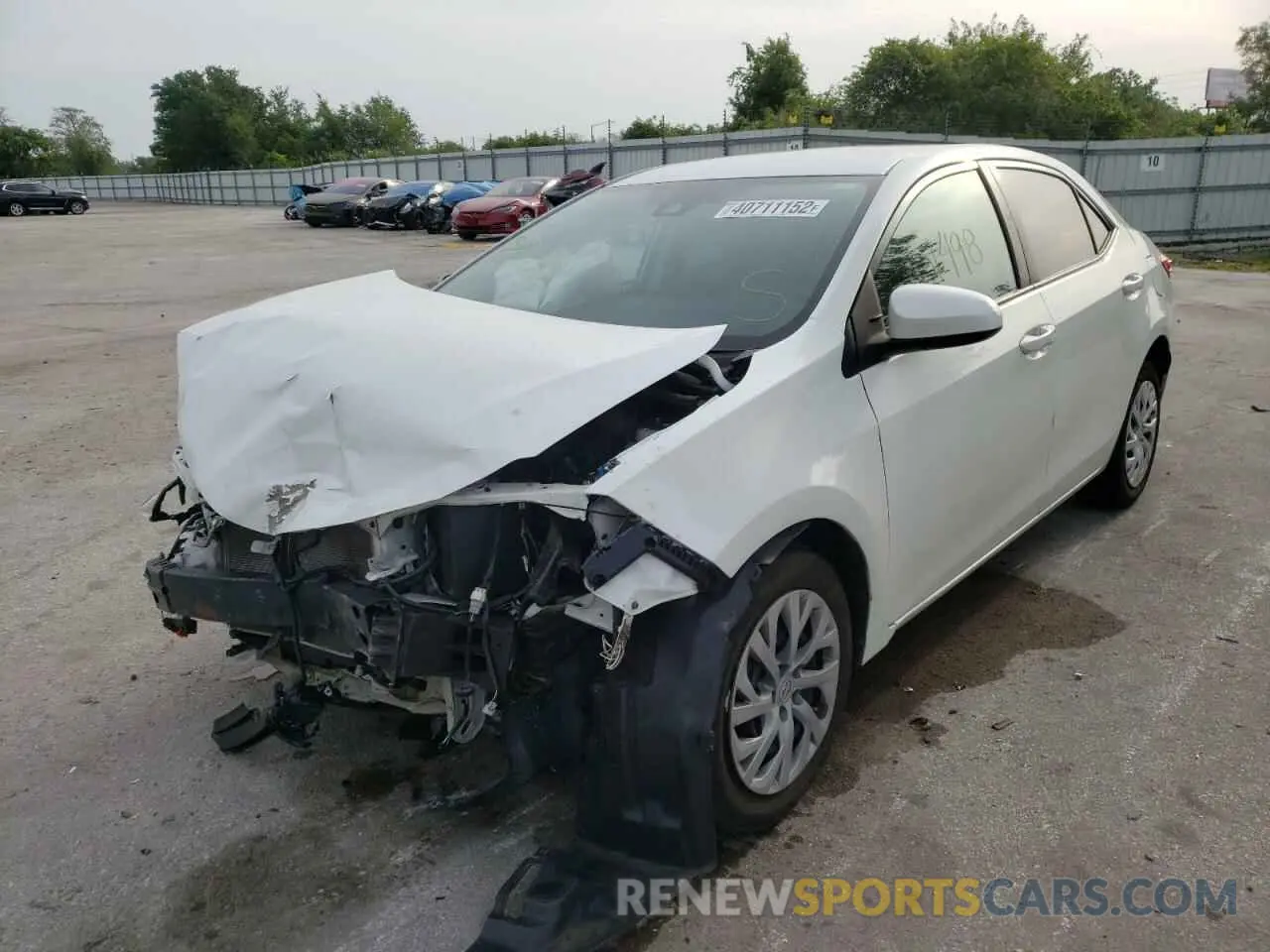 2 fotografías del automóvil dañado 5YFBURHE0KP900505 TOYOTA COROLLA 2019