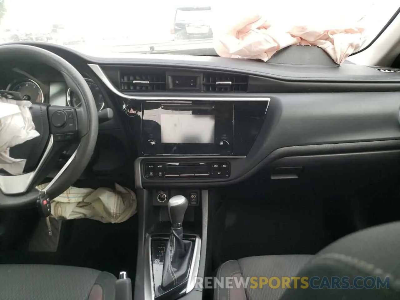 9 fotografías del automóvil dañado 5YFBURHE0KP900505 TOYOTA COROLLA 2019