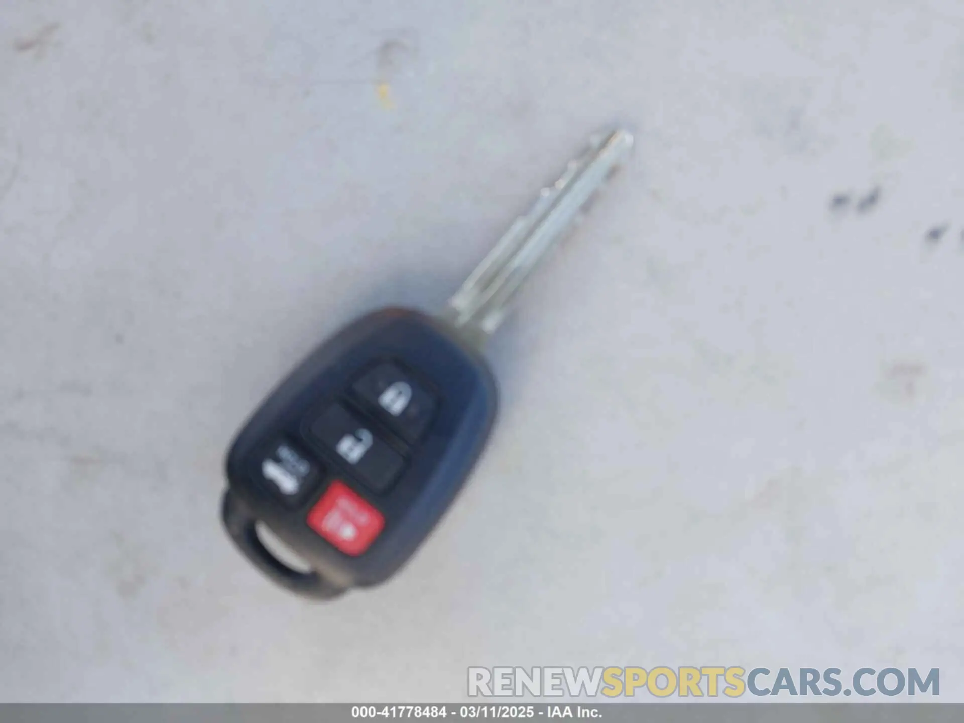 11 fotografías del automóvil dañado 5YFBURHE0KP902271 TOYOTA COROLLA 2019