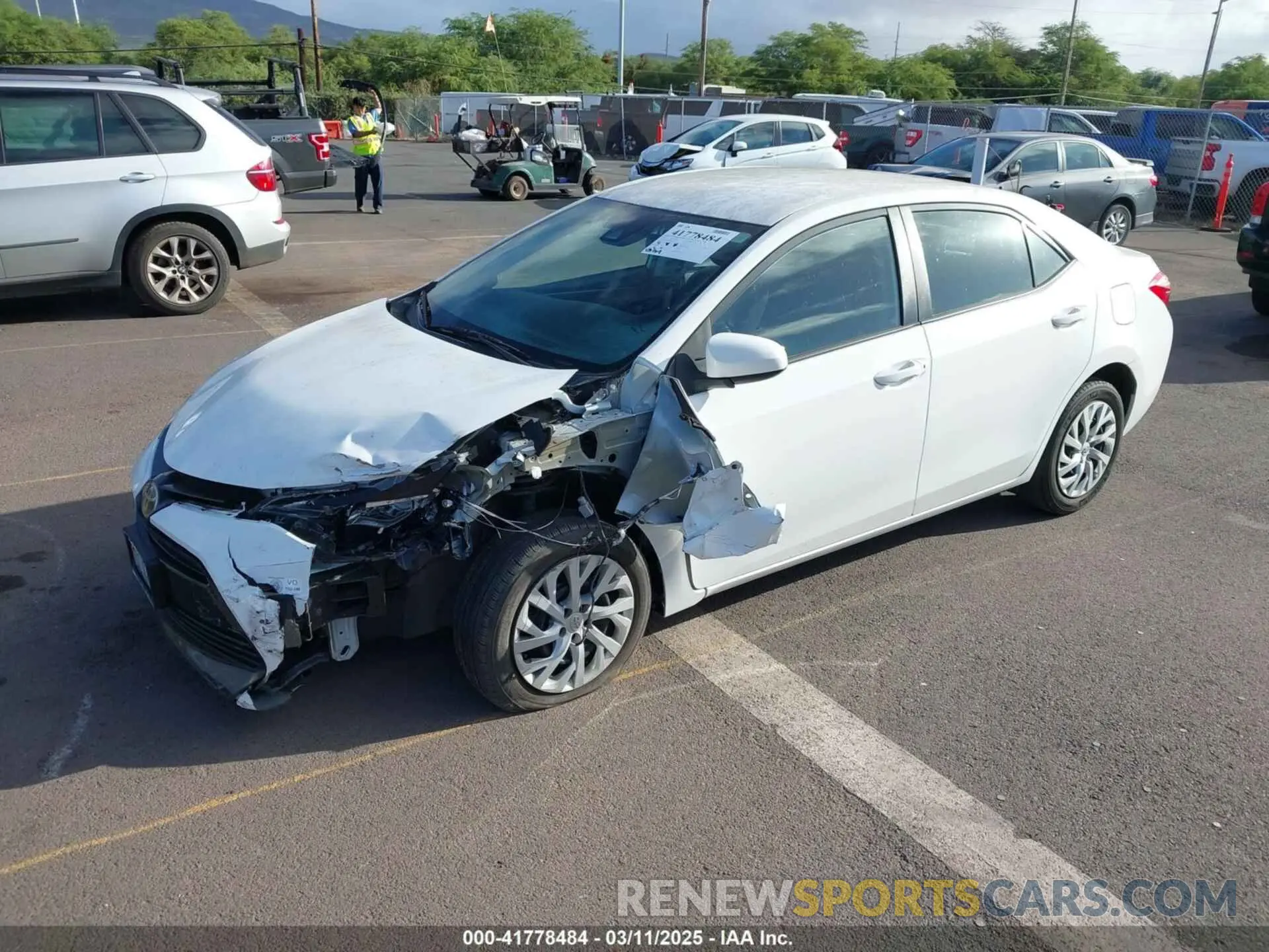 2 fotografías del automóvil dañado 5YFBURHE0KP902271 TOYOTA COROLLA 2019