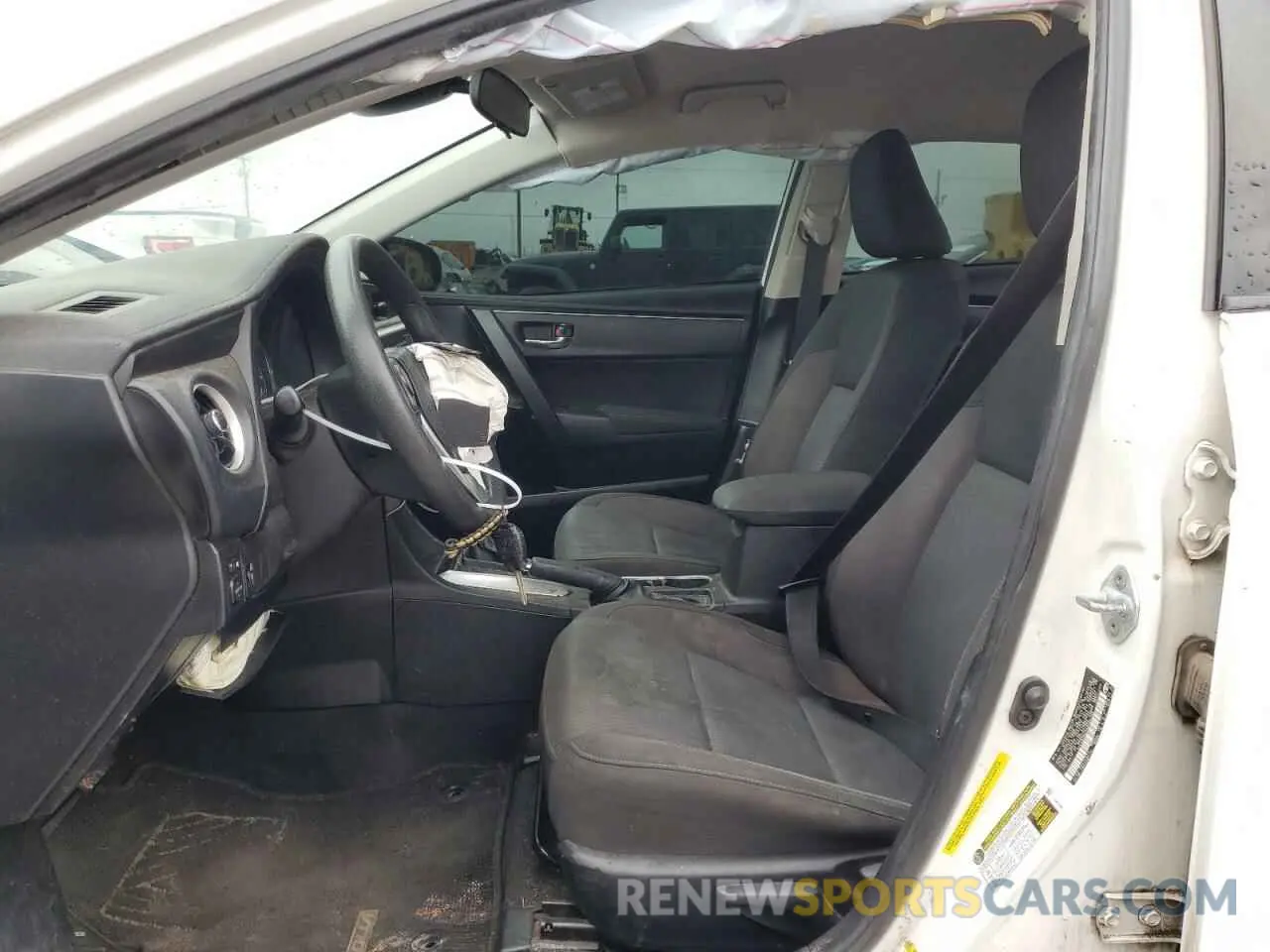 7 fotografías del automóvil dañado 5YFBURHE0KP904196 TOYOTA COROLLA 2019