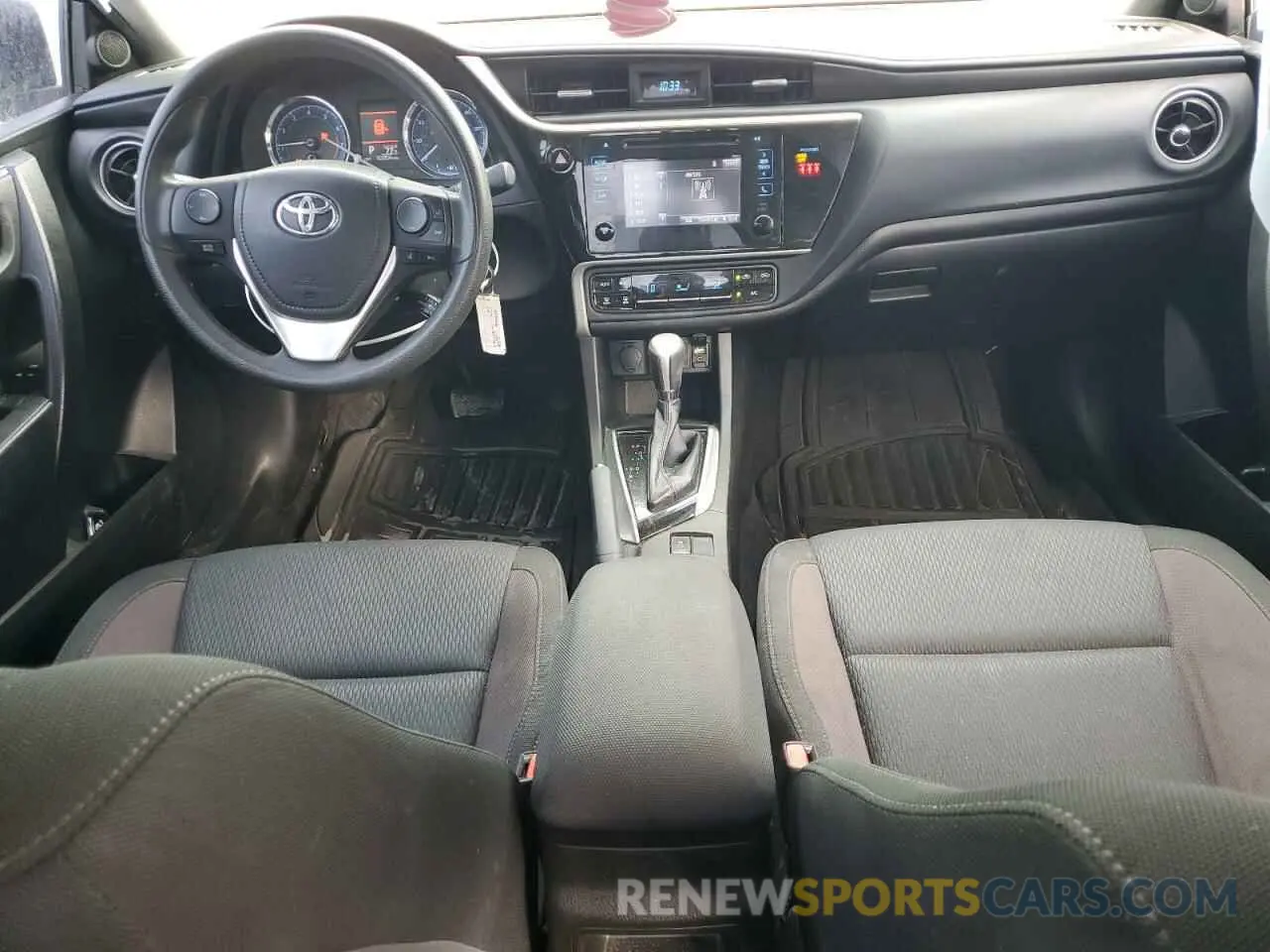 8 fotografías del automóvil dañado 5YFBURHE0KP907924 TOYOTA COROLLA 2019