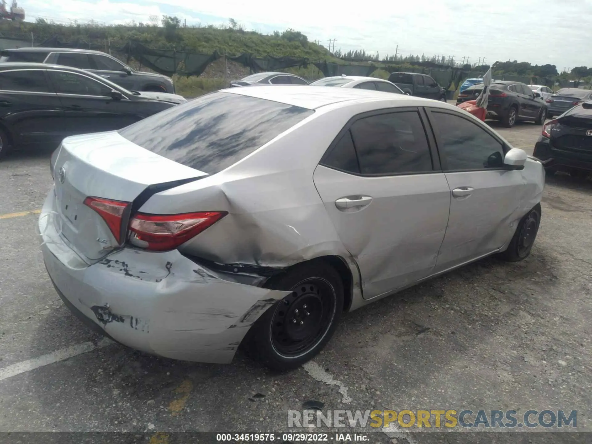 4 fotografías del automóvil dañado 5YFBURHE0KP910662 TOYOTA COROLLA 2019