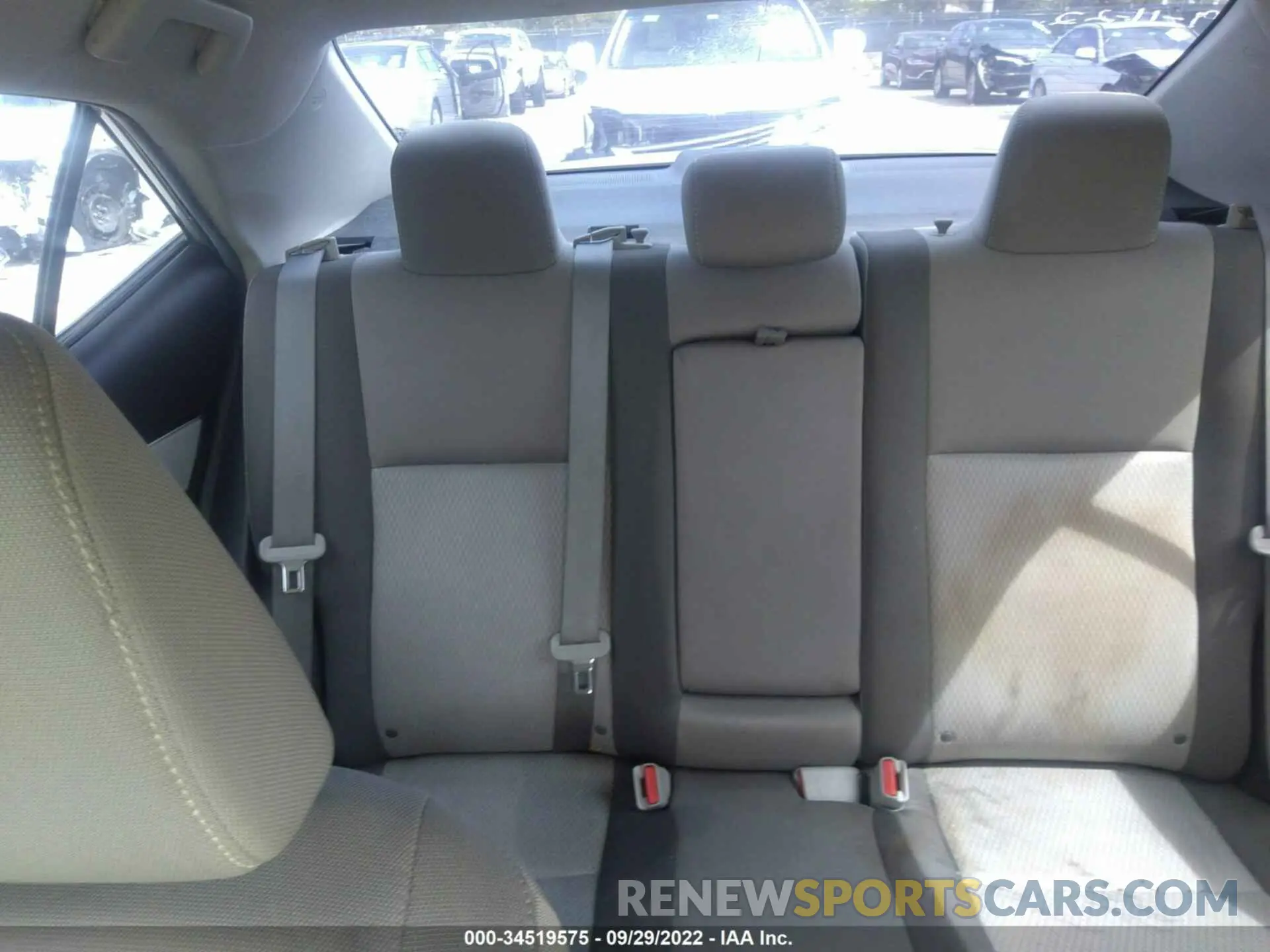 8 fotografías del automóvil dañado 5YFBURHE0KP910662 TOYOTA COROLLA 2019