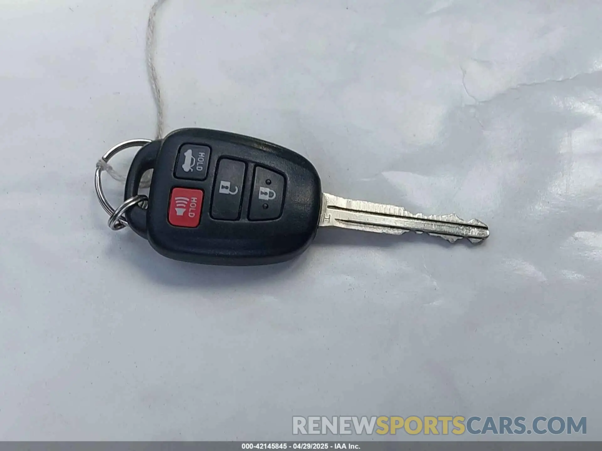 11 fotografías del automóvil dañado 5YFBURHE0KP916168 TOYOTA COROLLA 2019