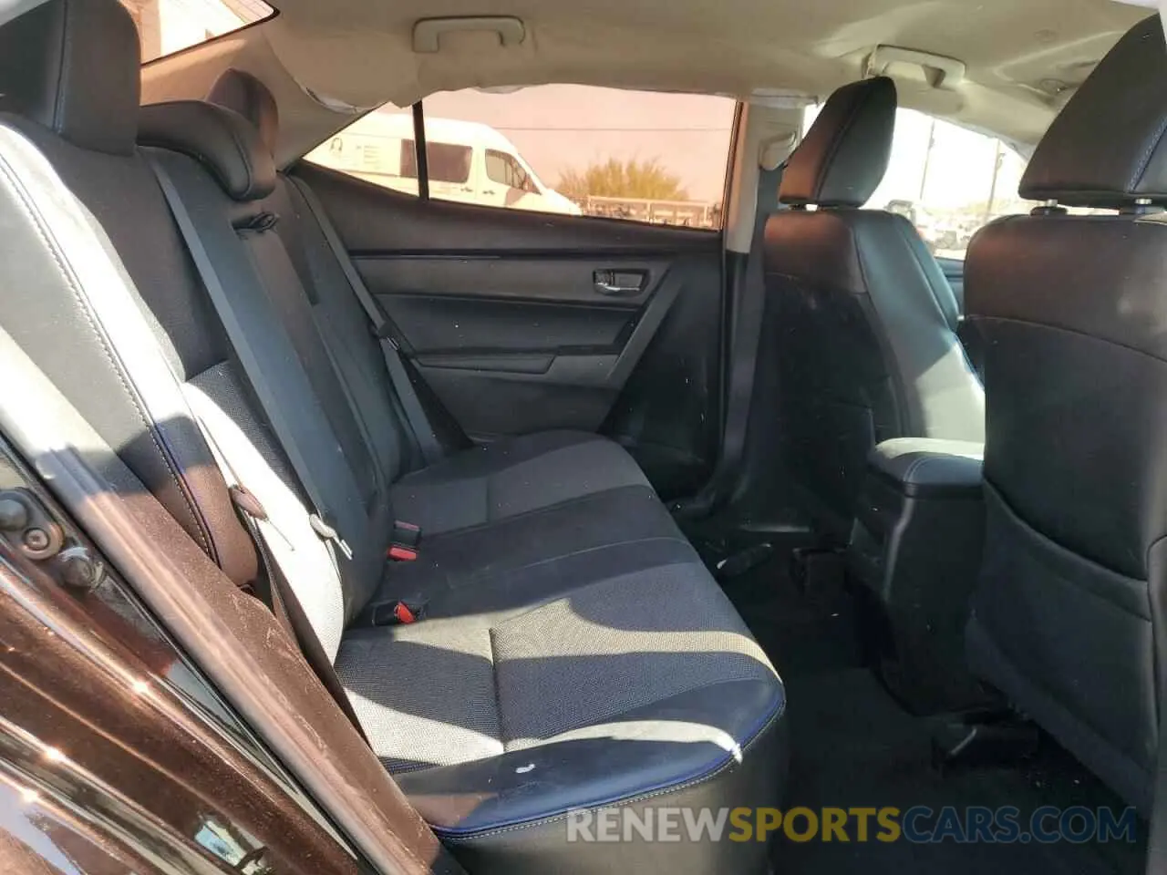 10 fotografías del automóvil dañado 5YFBURHE0KP916316 TOYOTA COROLLA 2019