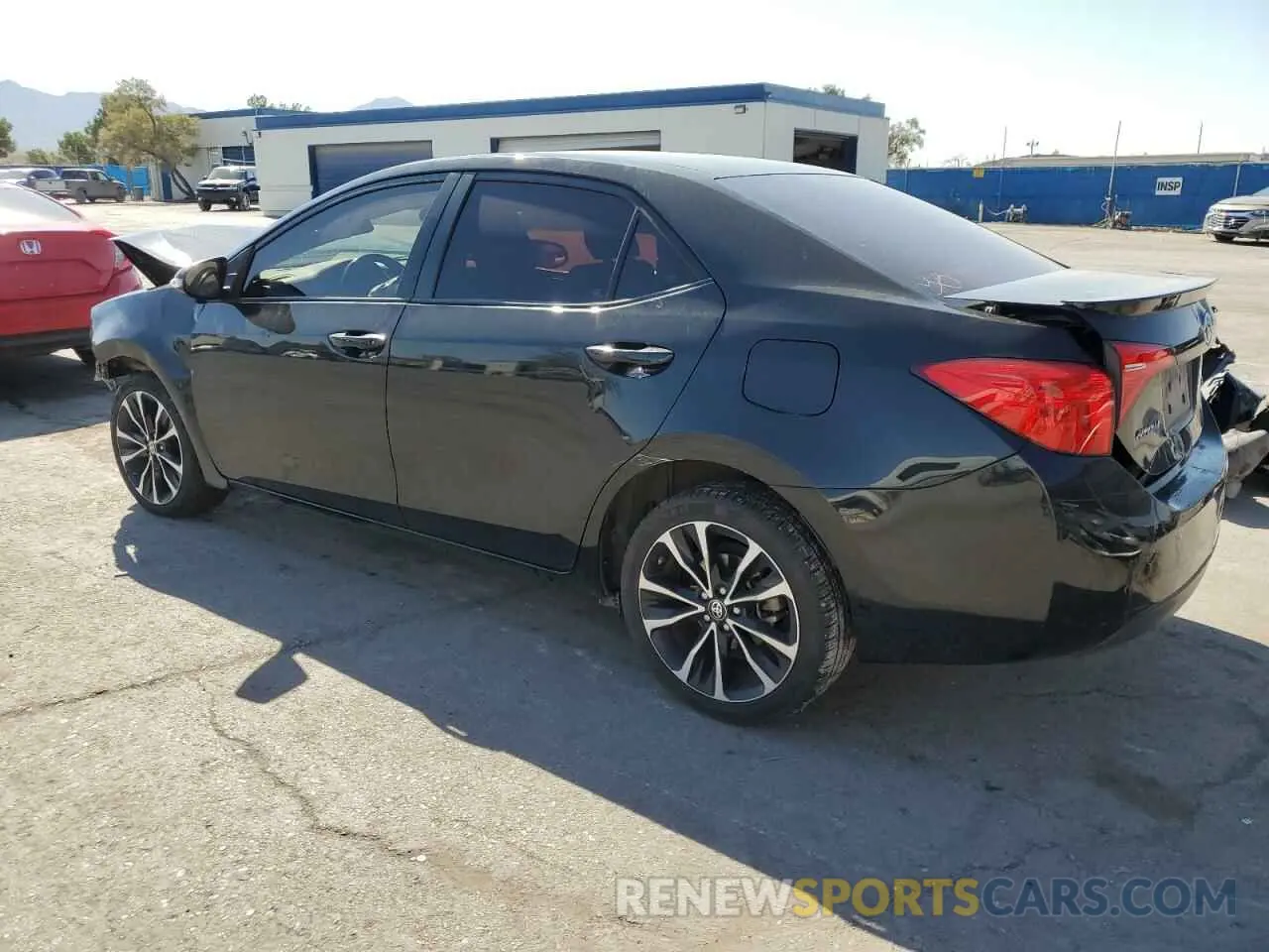 2 fotografías del automóvil dañado 5YFBURHE0KP916316 TOYOTA COROLLA 2019