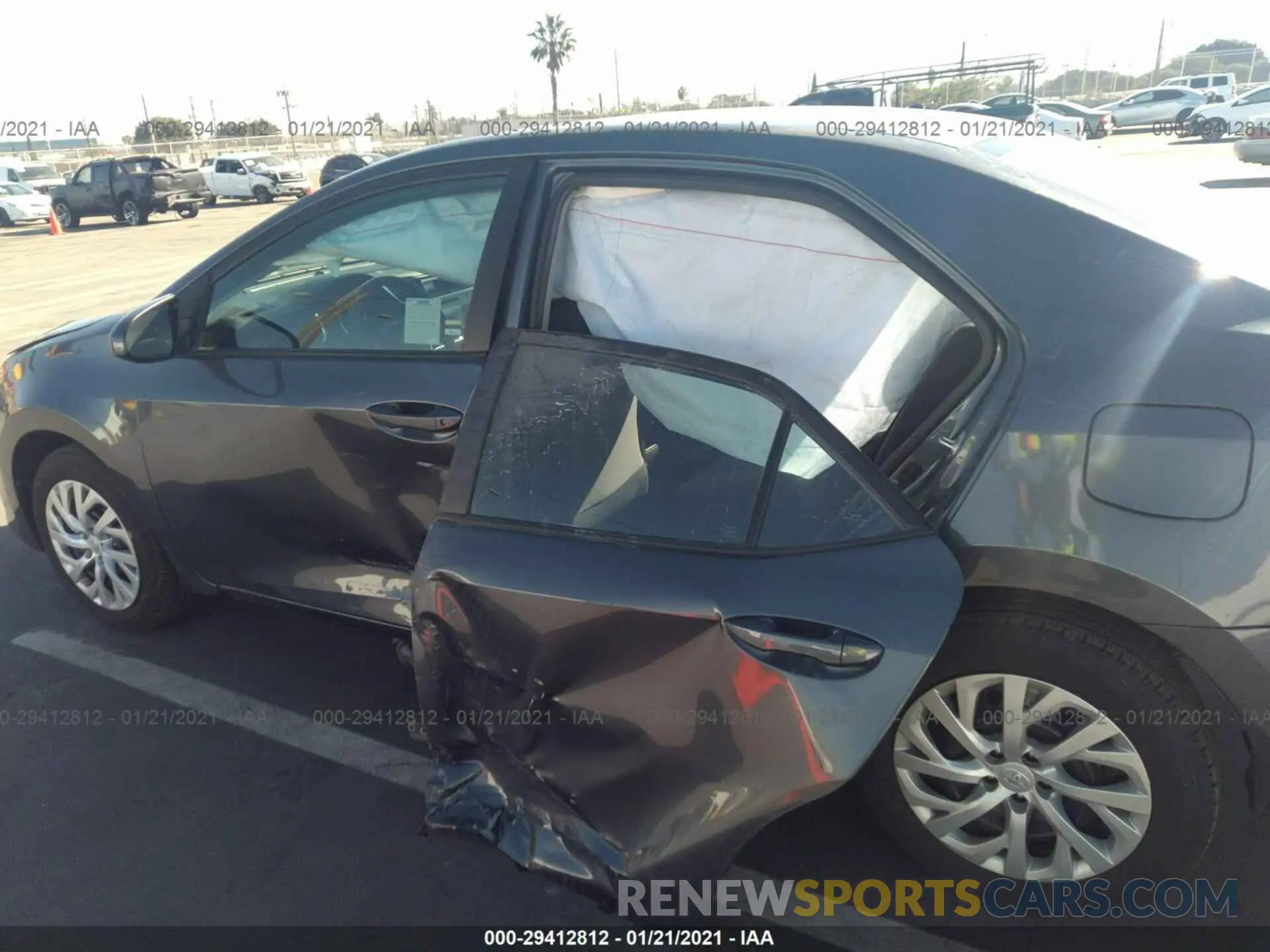6 fotografías del automóvil dañado 5YFBURHE0KP923816 TOYOTA COROLLA 2019