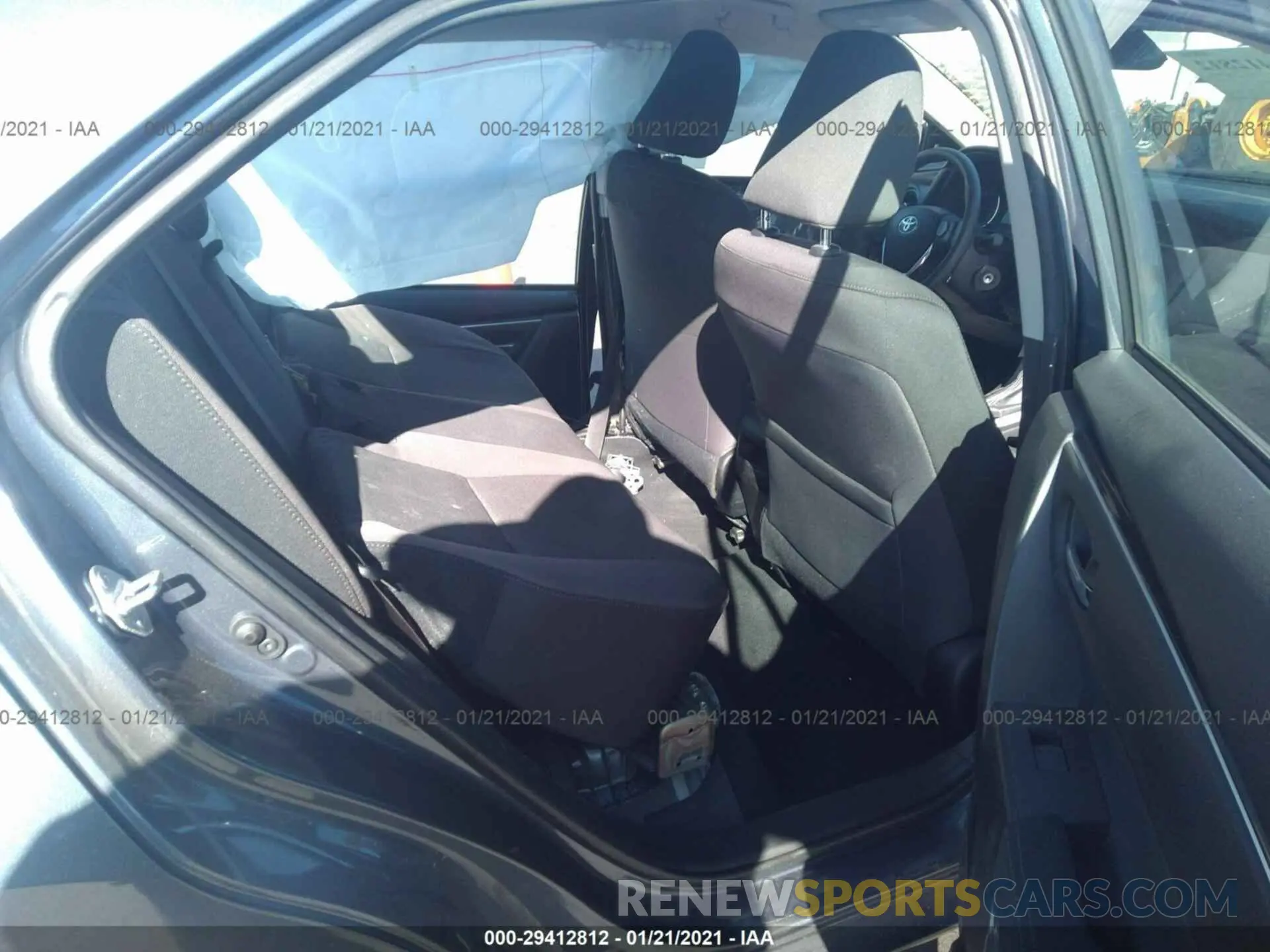 8 fotografías del automóvil dañado 5YFBURHE0KP923816 TOYOTA COROLLA 2019