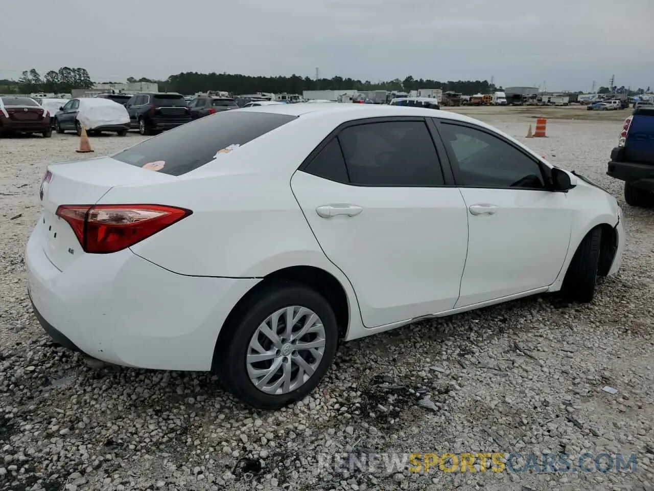 3 fotografías del automóvil dañado 5YFBURHE0KP924903 TOYOTA COROLLA 2019