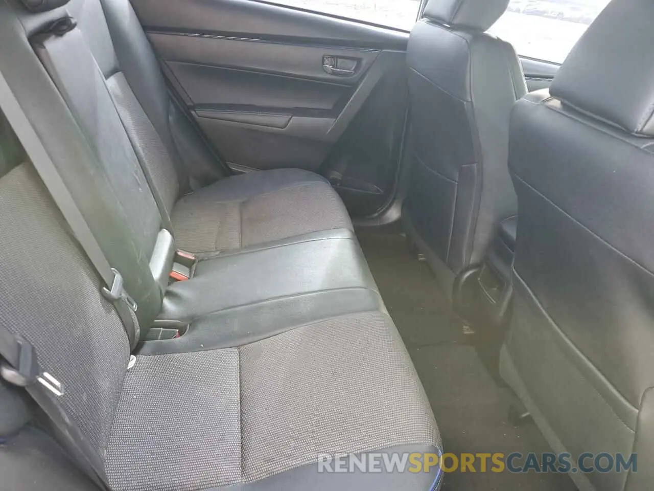 10 fotografías del automóvil dañado 5YFBURHE0KP926974 TOYOTA COROLLA 2019