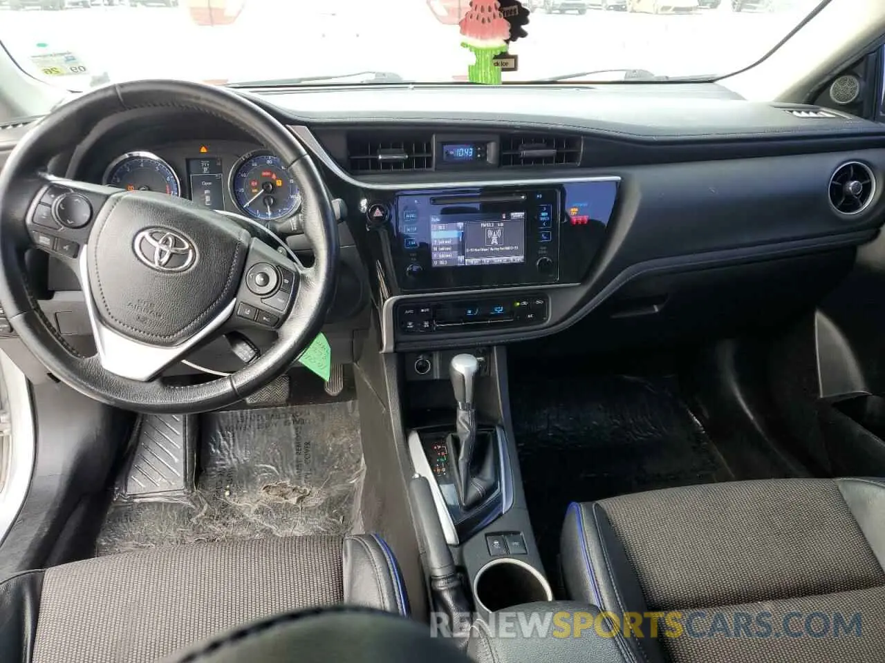 8 fotografías del automóvil dañado 5YFBURHE0KP926974 TOYOTA COROLLA 2019