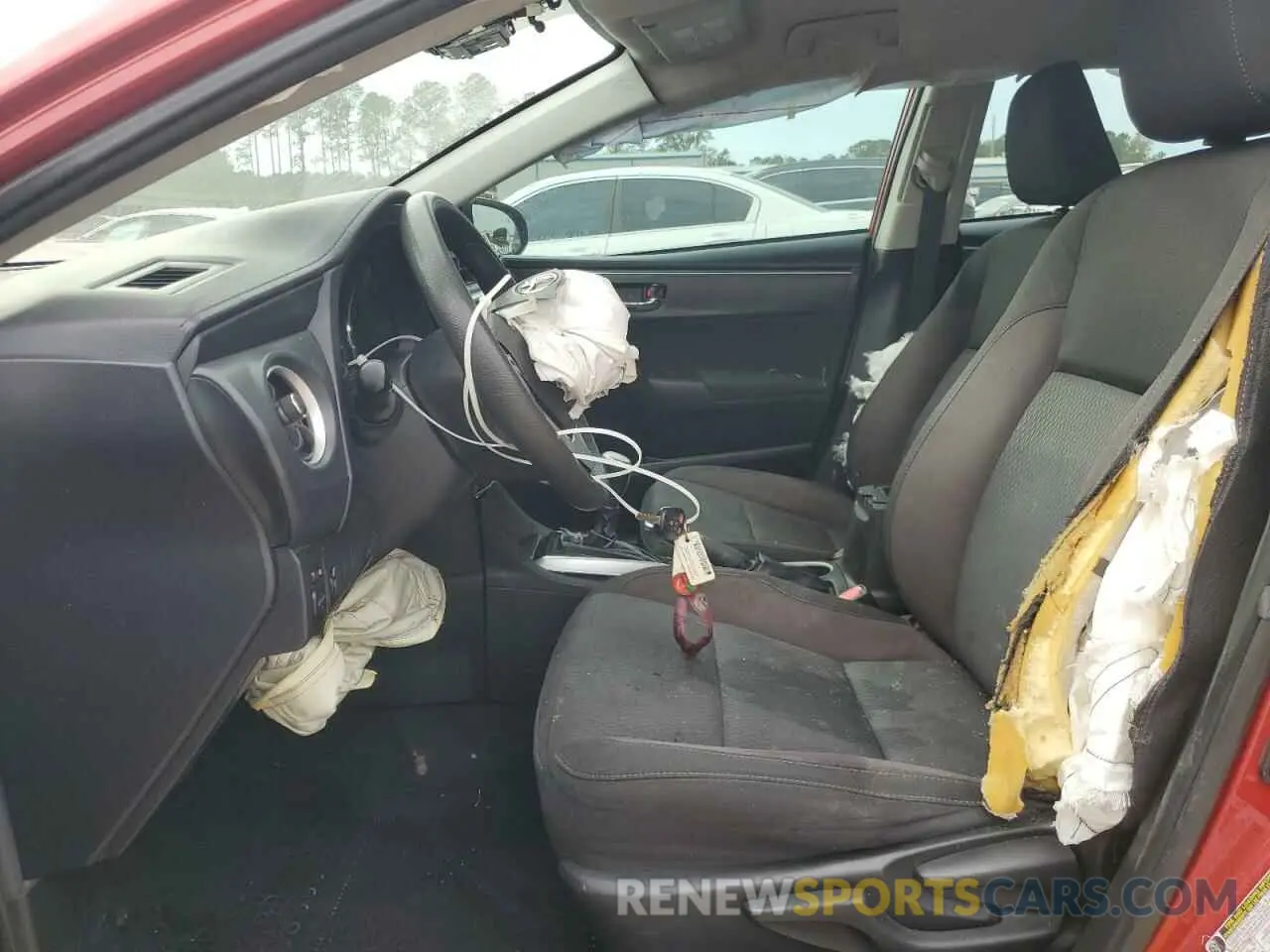 7 fotografías del automóvil dañado 5YFBURHE0KP930460 TOYOTA COROLLA 2019