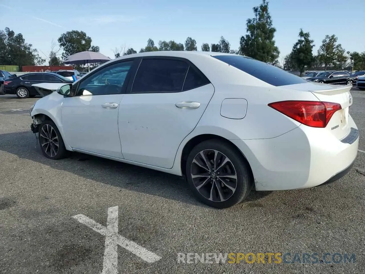2 fotografías del automóvil dañado 5YFBURHE0KP932869 TOYOTA COROLLA 2019