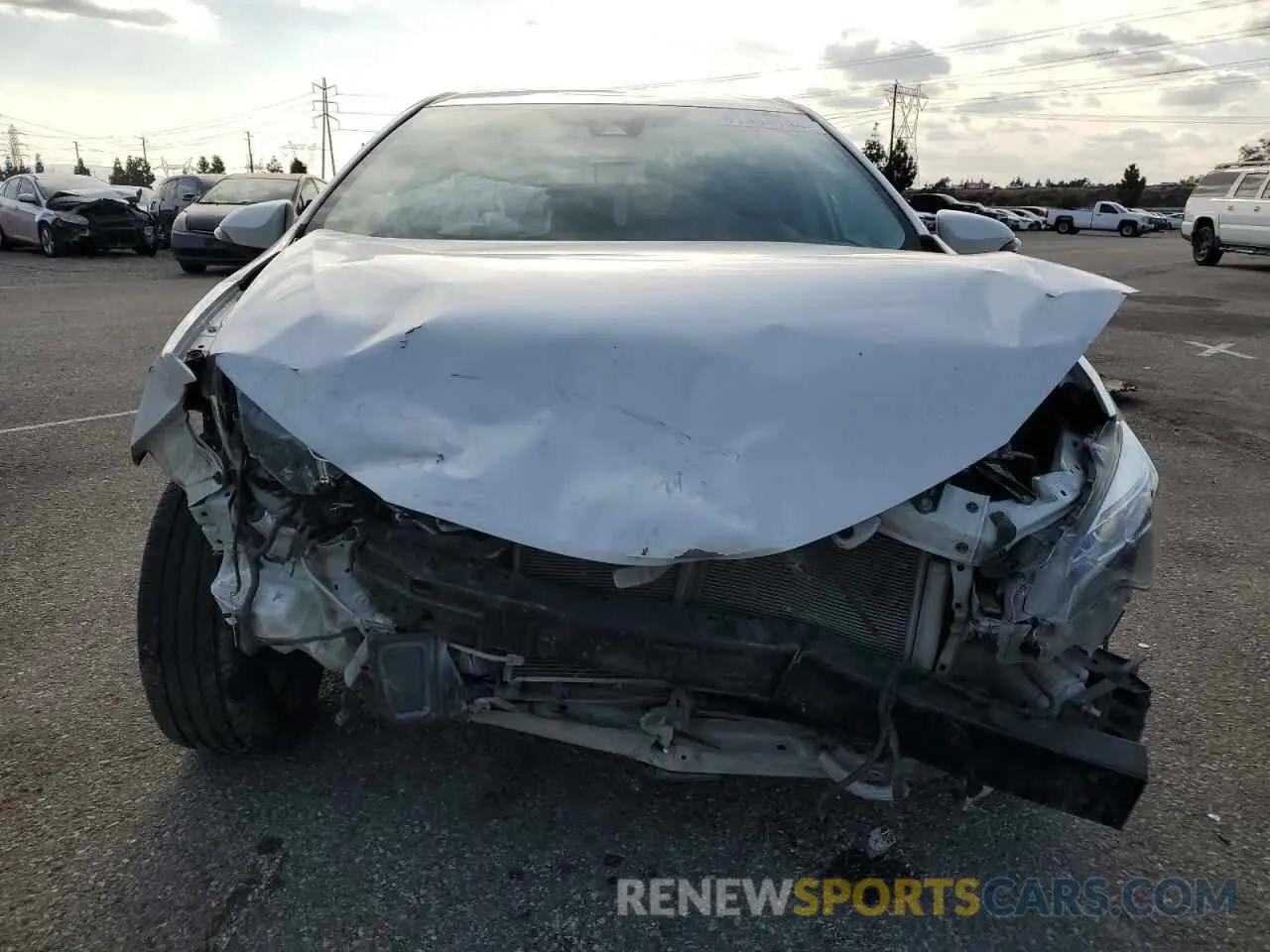 5 fotografías del automóvil dañado 5YFBURHE0KP932869 TOYOTA COROLLA 2019
