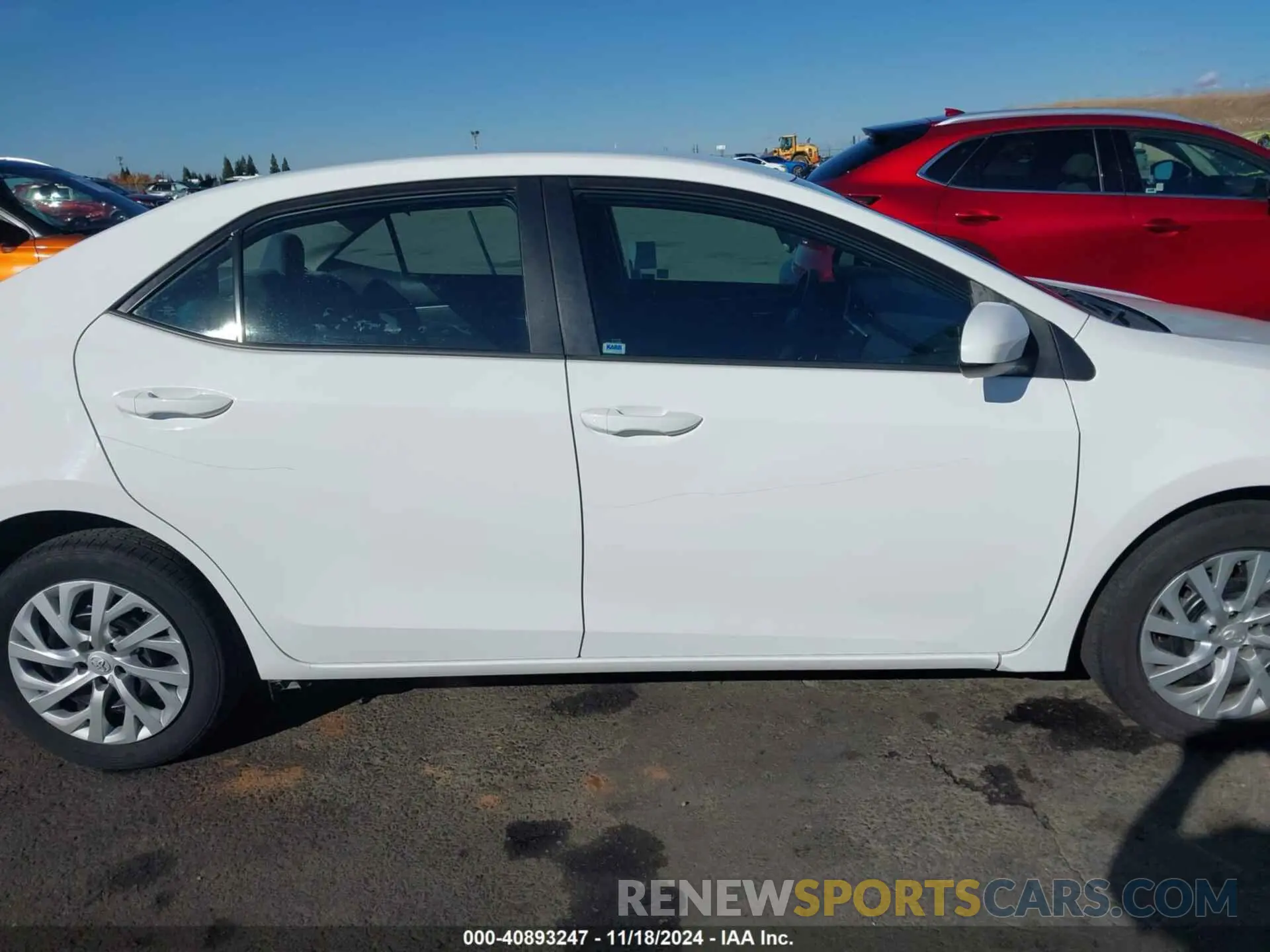 13 fotografías del automóvil dañado 5YFBURHE0KP935772 TOYOTA COROLLA 2019